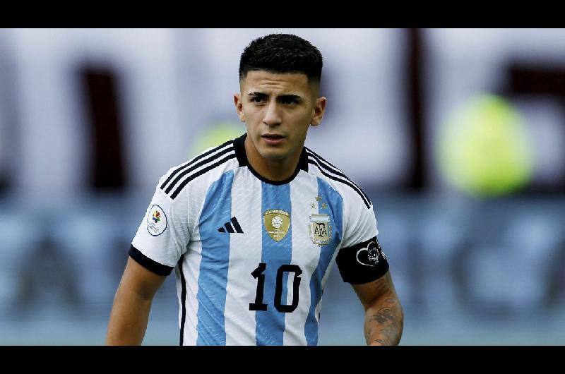 Almada y Foyth fueron desafectados de la Seleccioacuten argentina por lesioacuten