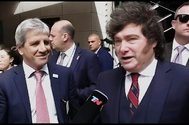 Milei- ldquoLa prioridad es que la economiacutea siga creciendo que la inflacioacuten continuacutee bajando y que la pobreza siga cayendordquo