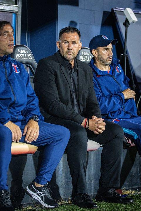 Diego Dabove renuncioacute como DT de Tigre