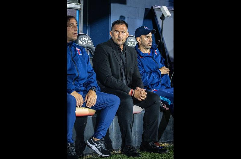 Diego Dabove renuncioacute como DT de Tigre