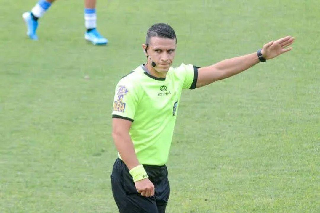 Copa Argentina- el partido entre Boca - Racing ya tiene aacuterbitro y estalloacute la poleacutemica