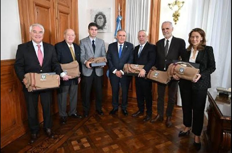 Jaldo autorizoacute hasta 5566 millones para que tres municipios paguen salarios