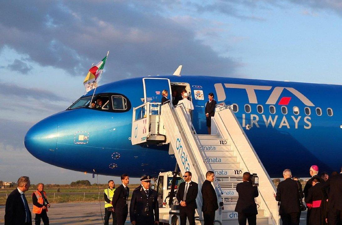 El Papa en Pariacutes- Leoacuten XIV inicia una visita histoacuterica a Francia