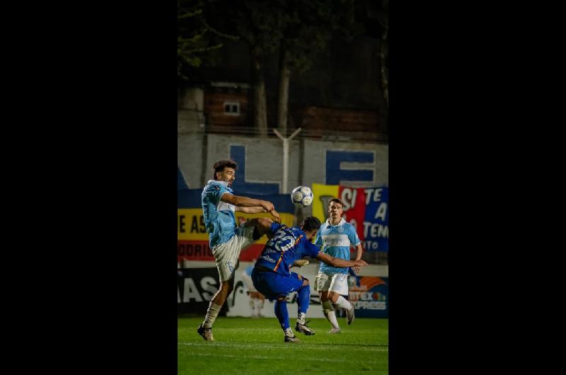 Primera Nacional- Chacarita volvioacute a perder y sigue en la zona de descenso