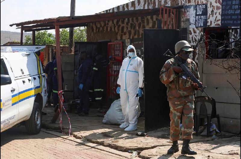 Dos tiroteos dejaron 27 muertos y 26 heridos en Sudaacutefrica