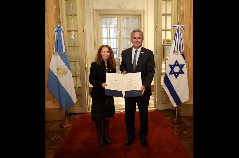 Quirno recibioacute copia de las cartas credenciales de la nueva embajadora de Israel 