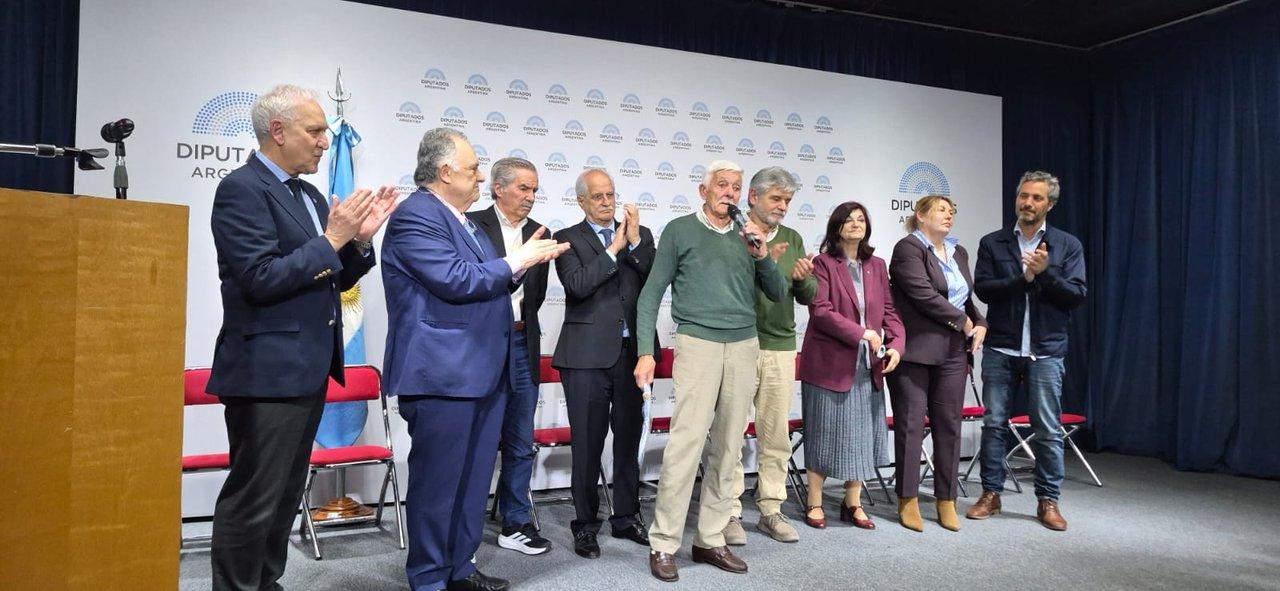 Malvinas- homenajearon en el Congreso a protagonistas del Operativo Coacutendor