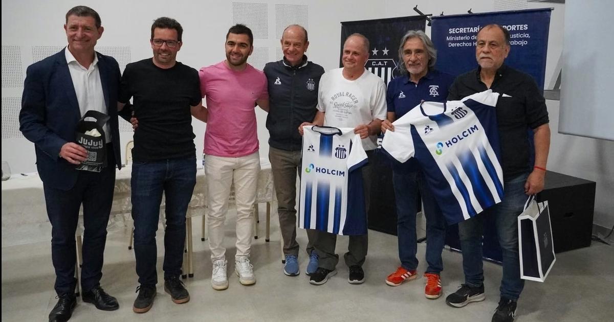 Daniel laquoRanaraquo Valencia compartioacute su experiencia durante la jornada
