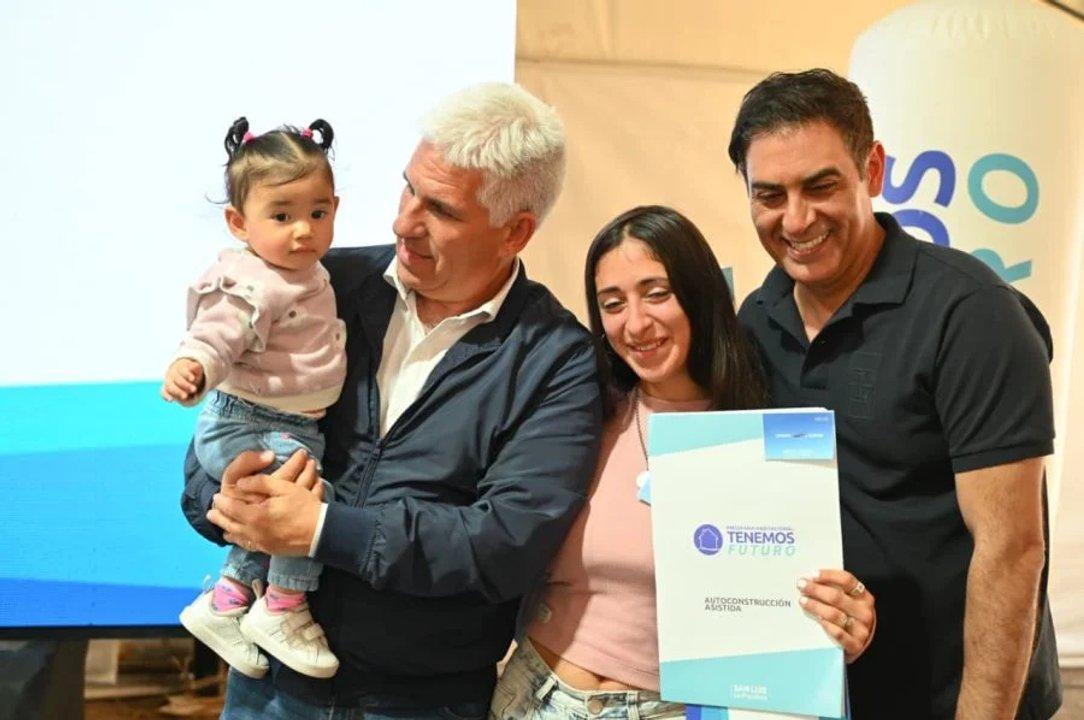 Rodriacuteguez Saaacute acusoacute a Poggi de favoritismo en la entrega de 81 viviendas pero no aportoacute pruebas