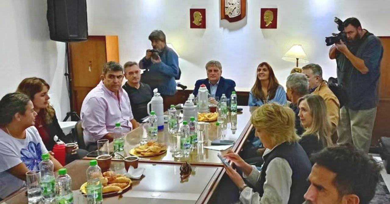 La sucesioacuten dejoacute a Ziliotto ante un posible vaciacuteo vernista en el acto del PJ