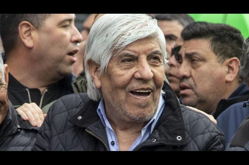 El ldquoinsoacutelito pedidordquo de Moyano- aplicar su ldquoleyrdquo y anticipar indemnizaciones de 2028