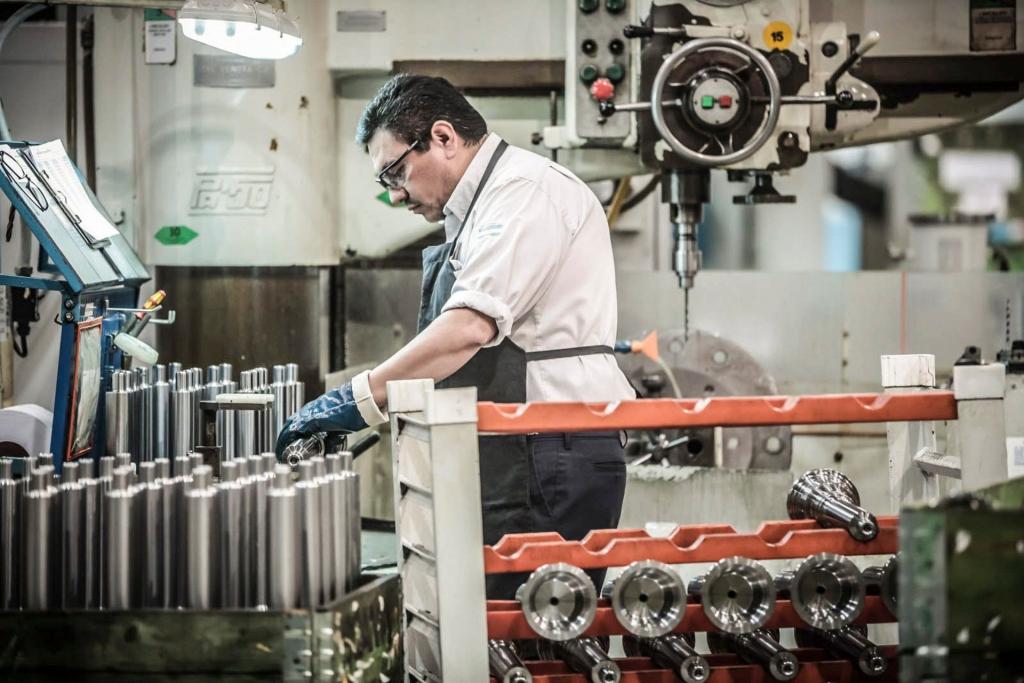 La actividad industrial cayoacute en agosto y acumula un descenso del 3-en-porciento- en lo que va de 2026
