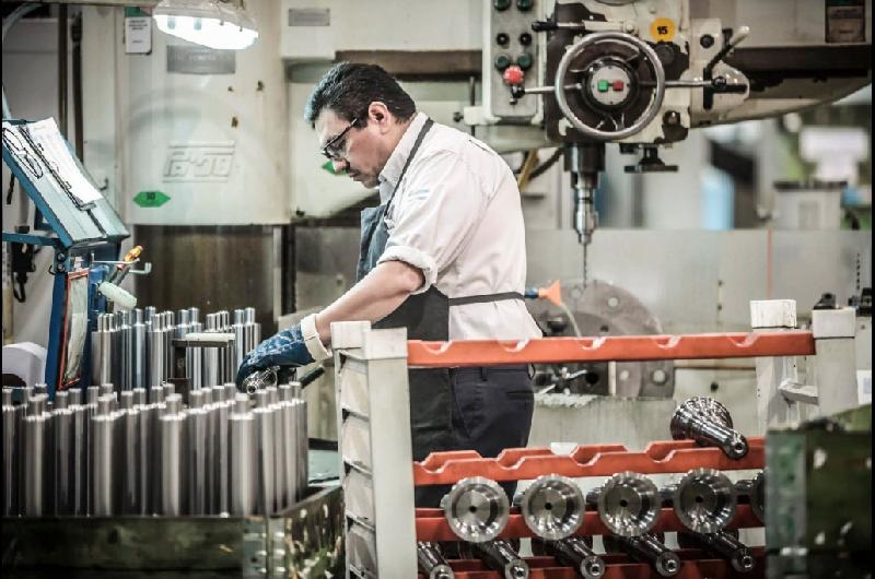 La actividad industrial cayoacute en agosto y acumula un descenso del 3-en-porciento- en lo que va de 2026