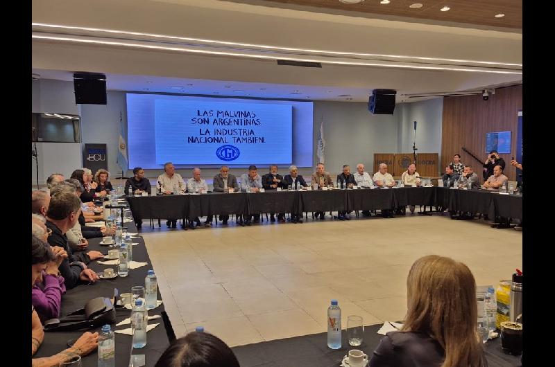 La CGT ya estaacute reunida para definir coacutemo sigue su plan de lucha contra Milei
