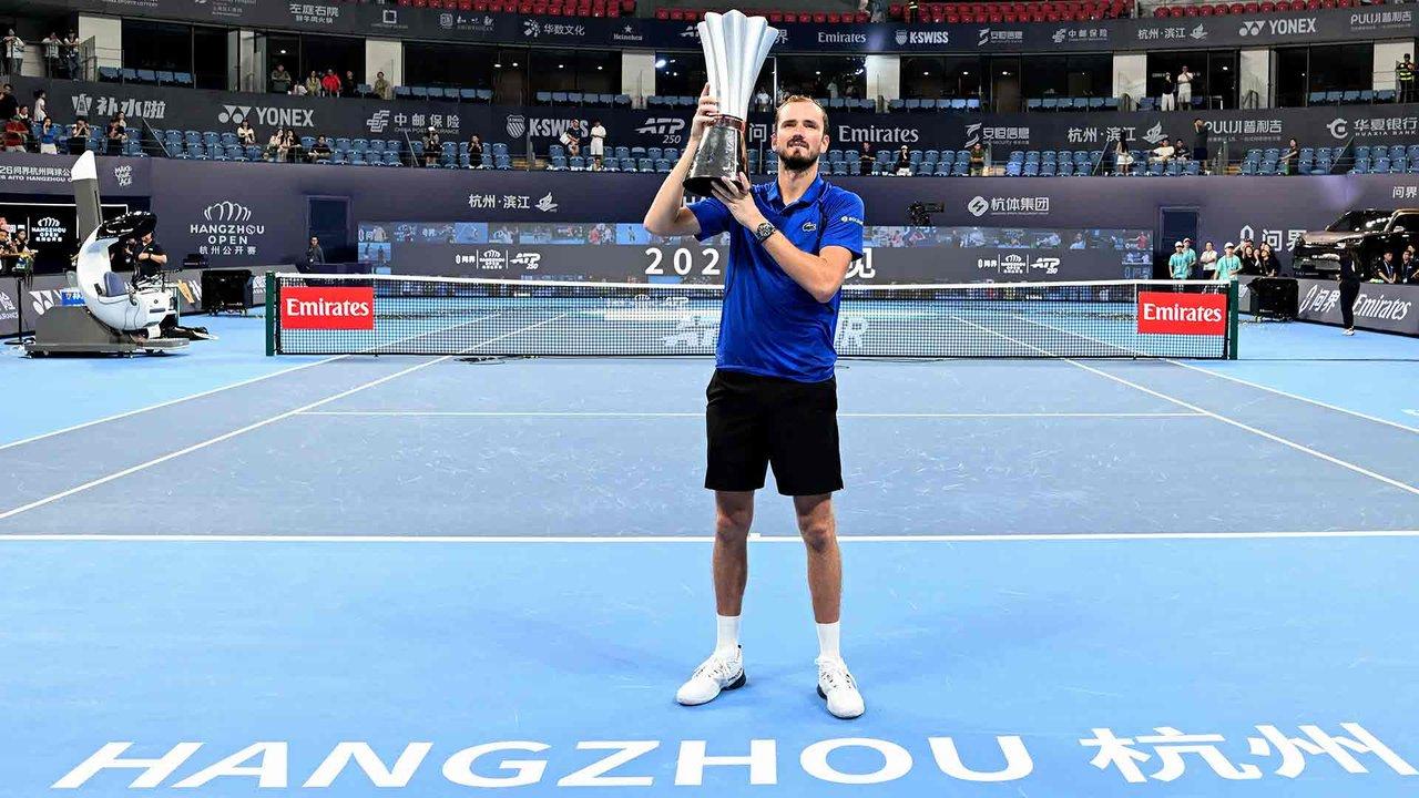 Medvedev se quedoacute con el ATP 250 de Hangzhou al vencer a Rublev