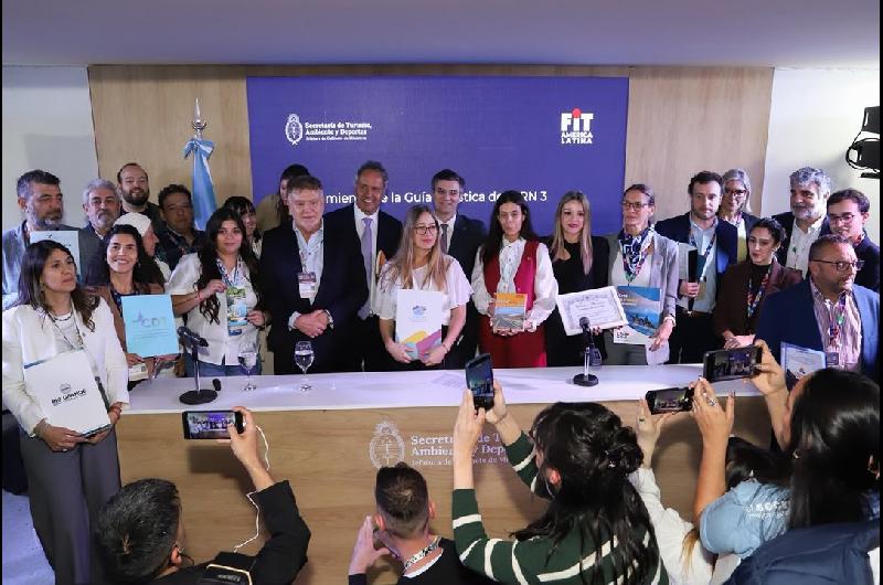 El ACA presentoacute la nueva Guiacutea de la Ruta 3 en la FIT para revalorizar el corredor federal