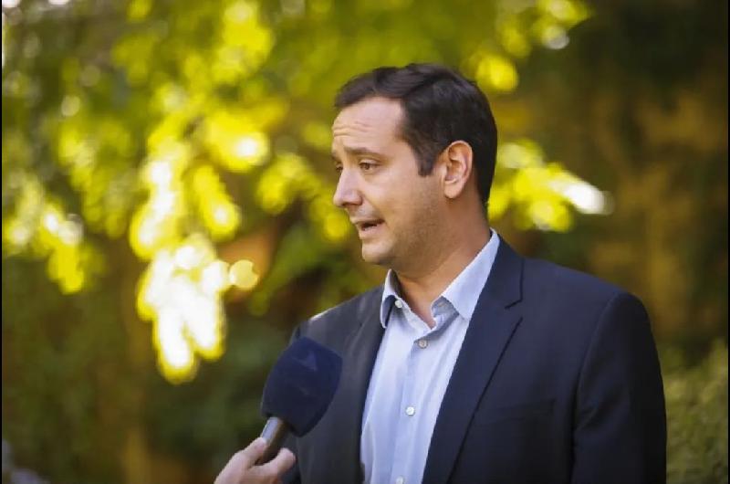 Ministro de Neuqueacuten defendioacute el impacto de Vaca Muerta con datos reacutecords de empleo y menor pobreza