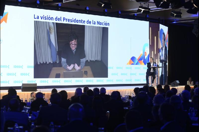 Milei apuntoacute a Kicillof en IDEA- ldquoEs casi insultante tener que debatir con un comunistaldquo