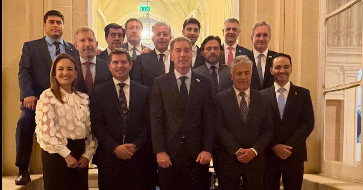 Sadir participoacute en Pariacutes de la apertura del Argentina Week 