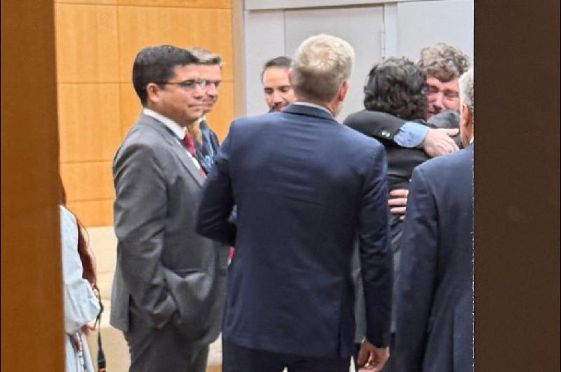 Milei recibioacute a los gobernadores tras su discurso en la OCDE