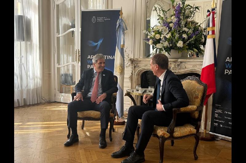 Argentina lanzoacute en Pariacutes su programa de ciudadaniacutea por inversioacuten
