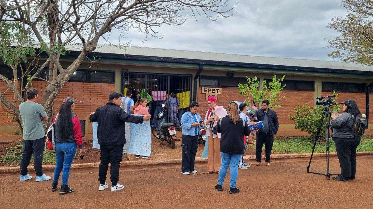 Passalacqua enfrenta una toma escolar por denuncias de maltrato y demoras del CGE