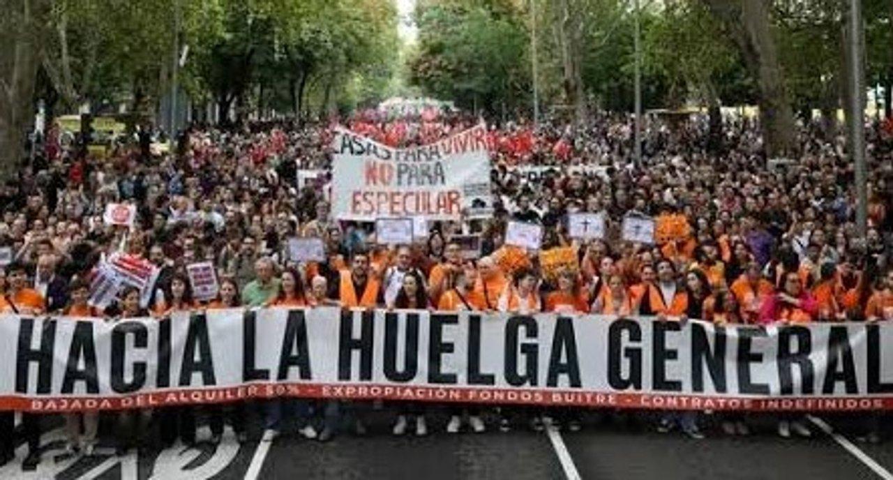 Multitudinarias protestas en Espantildea por la crisis habitacional