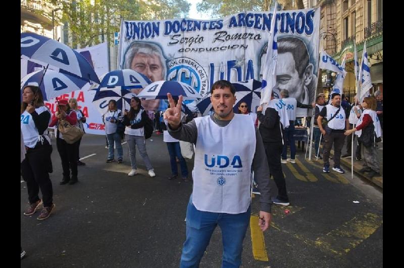Reclamo a Vidal- UDA advirtioacute que el 70-en-porciento- de los docentes de Santa Cruz no es titular