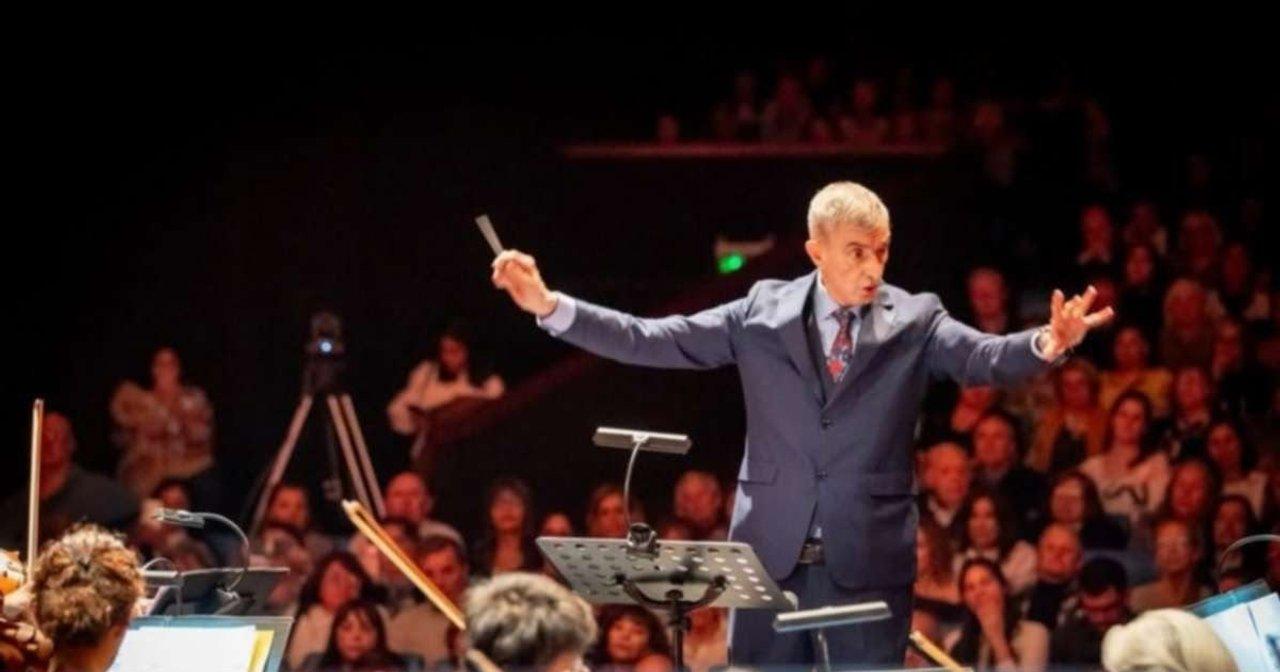 Nelson Castro dirigioacute la Sinfoacutenica del Neuqueacuten a sala llena