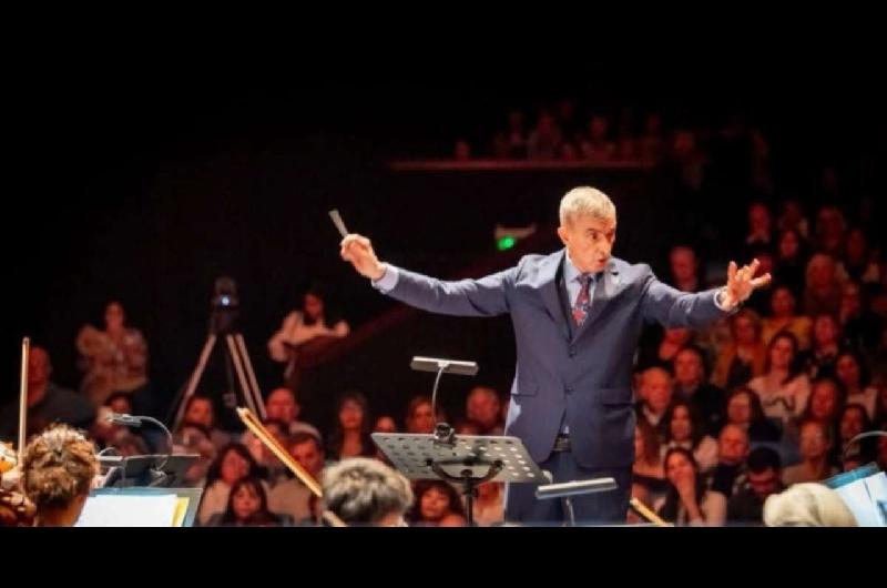Nelson Castro dirigioacute la Sinfoacutenica del Neuqueacuten a sala llena