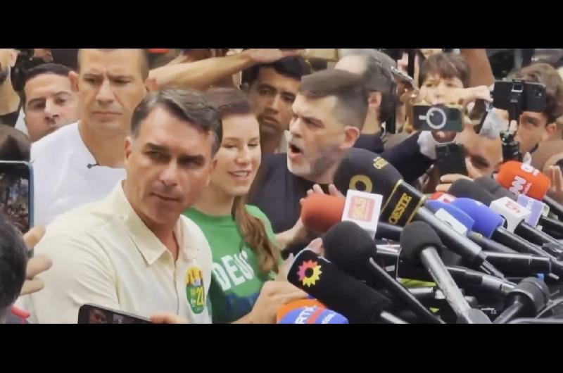 Elecciones en Brasil- Flaacutevio Bolsonaro pidioacute un cambio y confioacute en ganar en primera vuelta