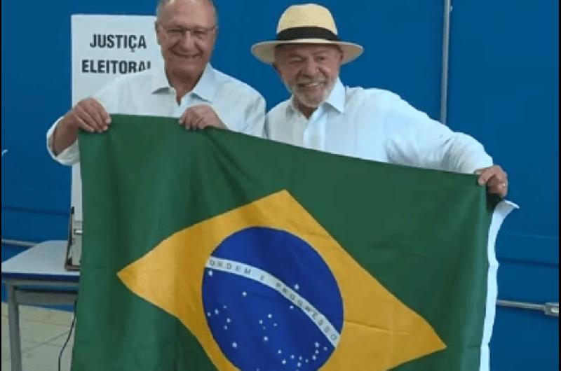 Elecciones en Brasil- Lula votoacute y pidioacute elegir ldquopensando en nuestros hijosrdquo