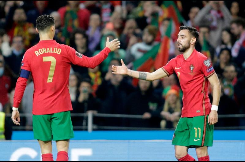 Bruno Fernandes defendioacute a Cristiano- Siempre seraacute el mayor siacutembolo de Portugal