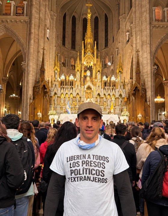 Nahuel Gallo peregrinoacute a Lujaacuten y pidioacute por los detenidos en Venezuela