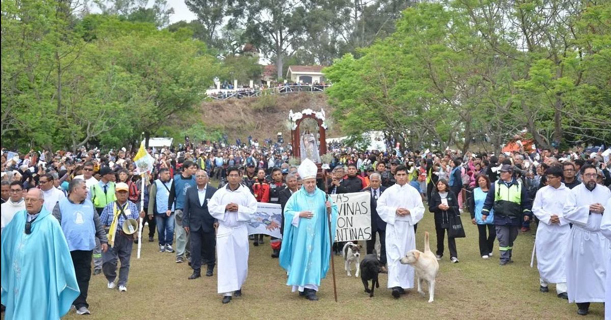 El Obispo Fernaacutendez pidioacute por los que sufren a raiacutez de la crisis 