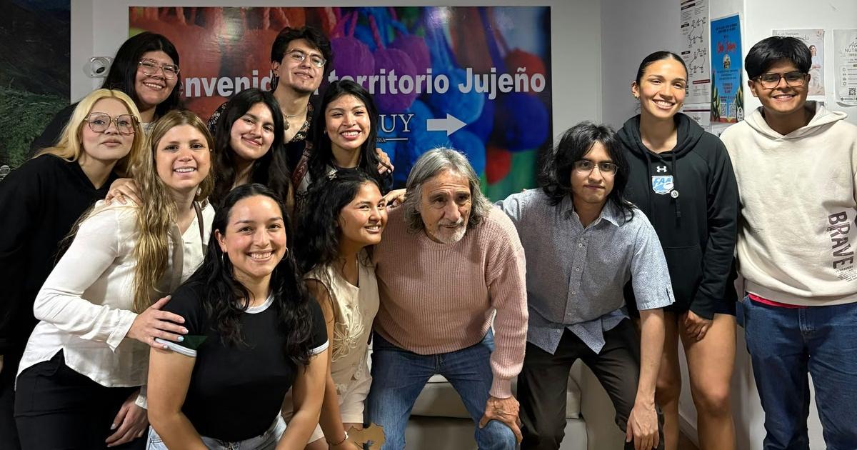Distincioacuten para diez jujentildeos que estudian en Coacuterdoba