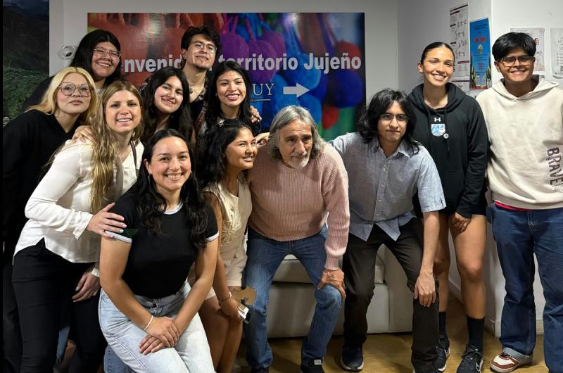 Distincioacuten para diez jujentildeos que estudian en Coacuterdoba