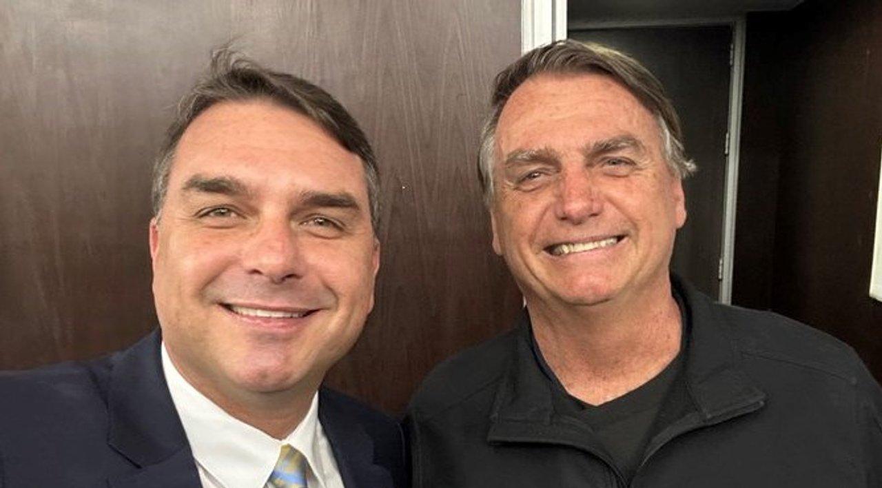 Jair Bolsonaro solicita permiso para recibir visitas de Flaacutevio mientras se encuentra bajo arresto domiciliario
