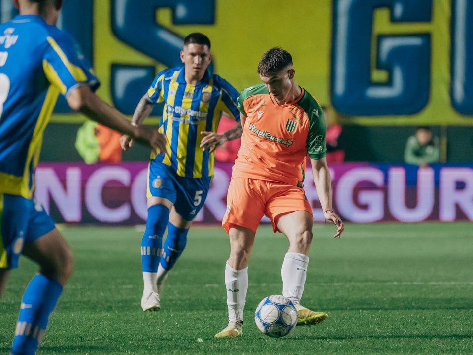 Rosario Central reaccionoacute a tiempo para empatarle a un Banfield que desperdicioacute varias chances de gol