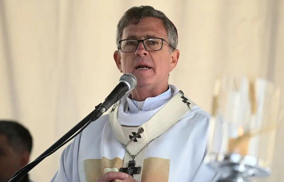 El Gobierno y la Iglesia con plenas diferencias a un mes de la llegada del Papa