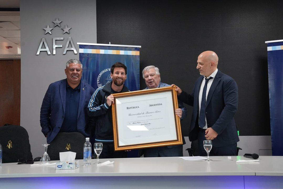 La UBA le entregoacute a Messi el tiacutetulo de Doctor Honoris Causa