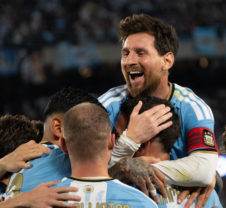 Lionel Messi fue la figura en su ldquoNoche del 10rdquo ante Beniacuten