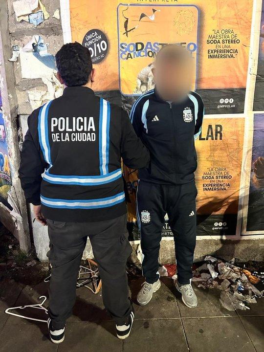 Dos proacutefugos capturados diez detenidos y maacutes de 290 actas en el operativo de la despedida de Messi