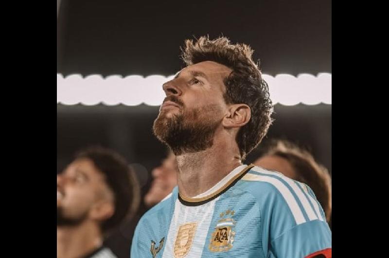 Messi se despidioacute de la Seleccioacuten- ldquoYa extrantildeo vestir la celeste y blancardquo