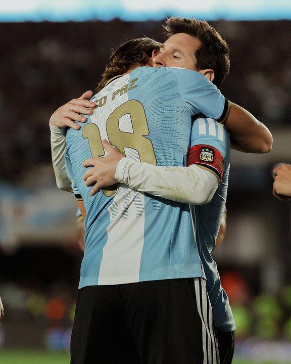 Nico Paz despidioacute a Messi- ldquoSe fue el mejor jugador de la historiardquo