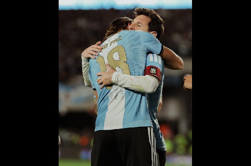 Nico Paz despidioacute a Messi- ldquoSe fue el mejor jugador de la historiardquo