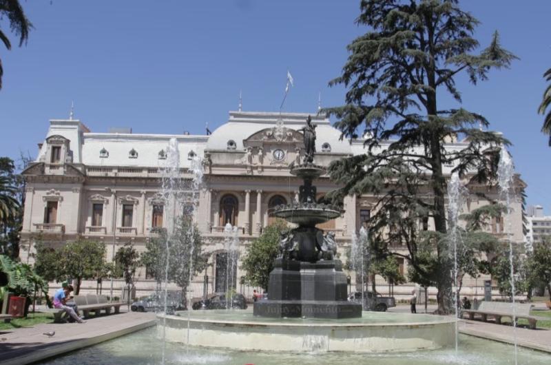 El bono para estatales se va a discutir recieacuten en diciembre