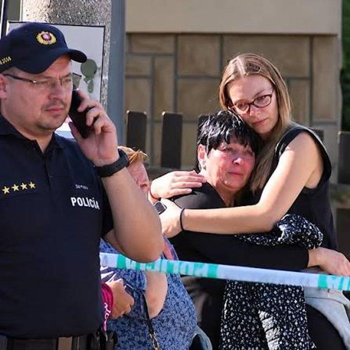 Polonia- un adolescente de 15 antildeos matoacute a una conserje escolar a puntildealadas