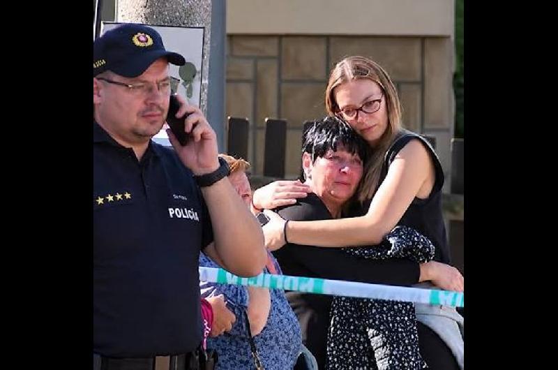 Polonia- un adolescente de 15 antildeos matoacute a una conserje escolar a puntildealadas