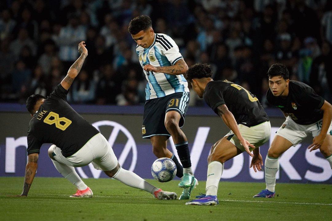 Los jugadores del fuacutetbol argentino que aprovecharon la Fecha FIFA para ganar rodaje